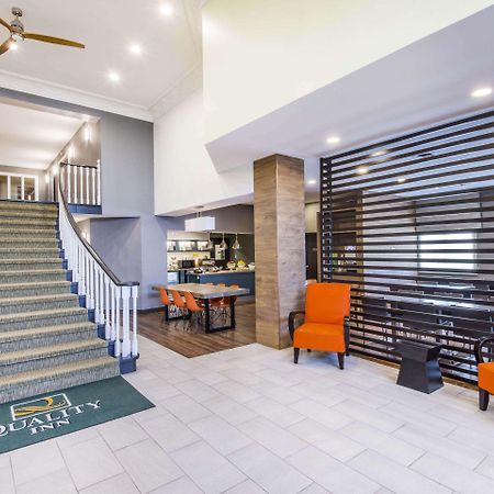 Quality Inn Airport West Mississauga Exterior foto